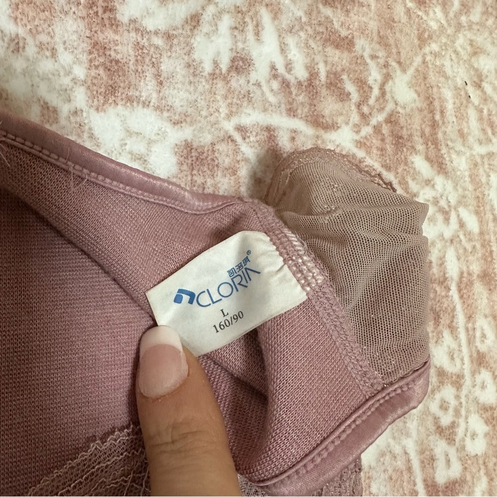 Lavender Lace Shapewear Compression Tank Top - Picture 4 of 11